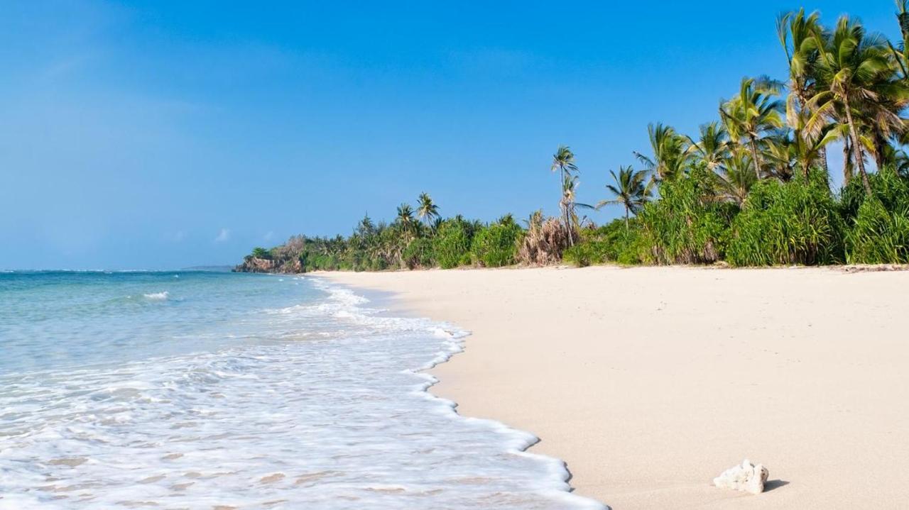 4 U Luxury Bungalows Diani เดียนีบีช ภายนอก รูปภาพ