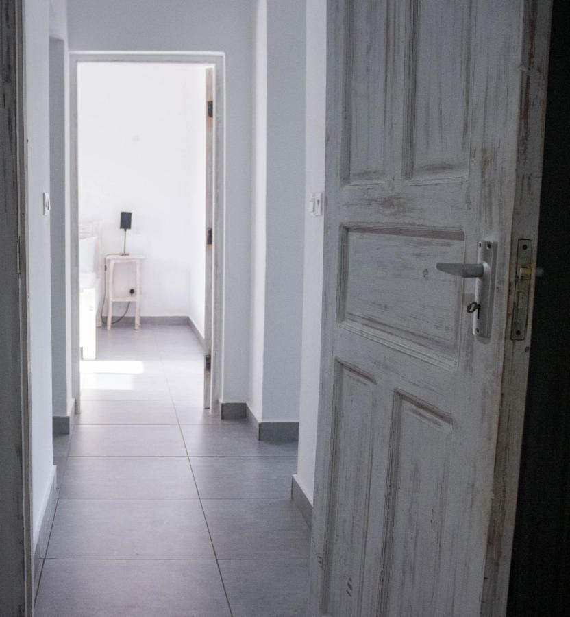 4 U Luxury Bungalows Diani เดียนีบีช ภายนอก รูปภาพ