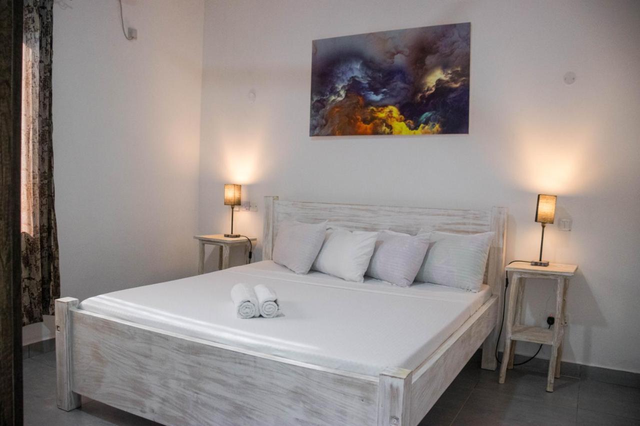 4 U Luxury Bungalows Diani เดียนีบีช ภายนอก รูปภาพ