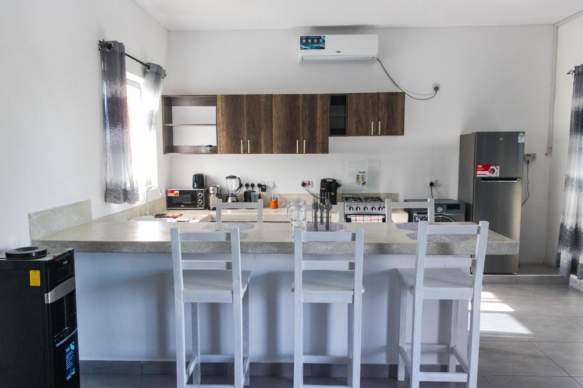 4 U Luxury Bungalows Diani เดียนีบีช ภายนอก รูปภาพ