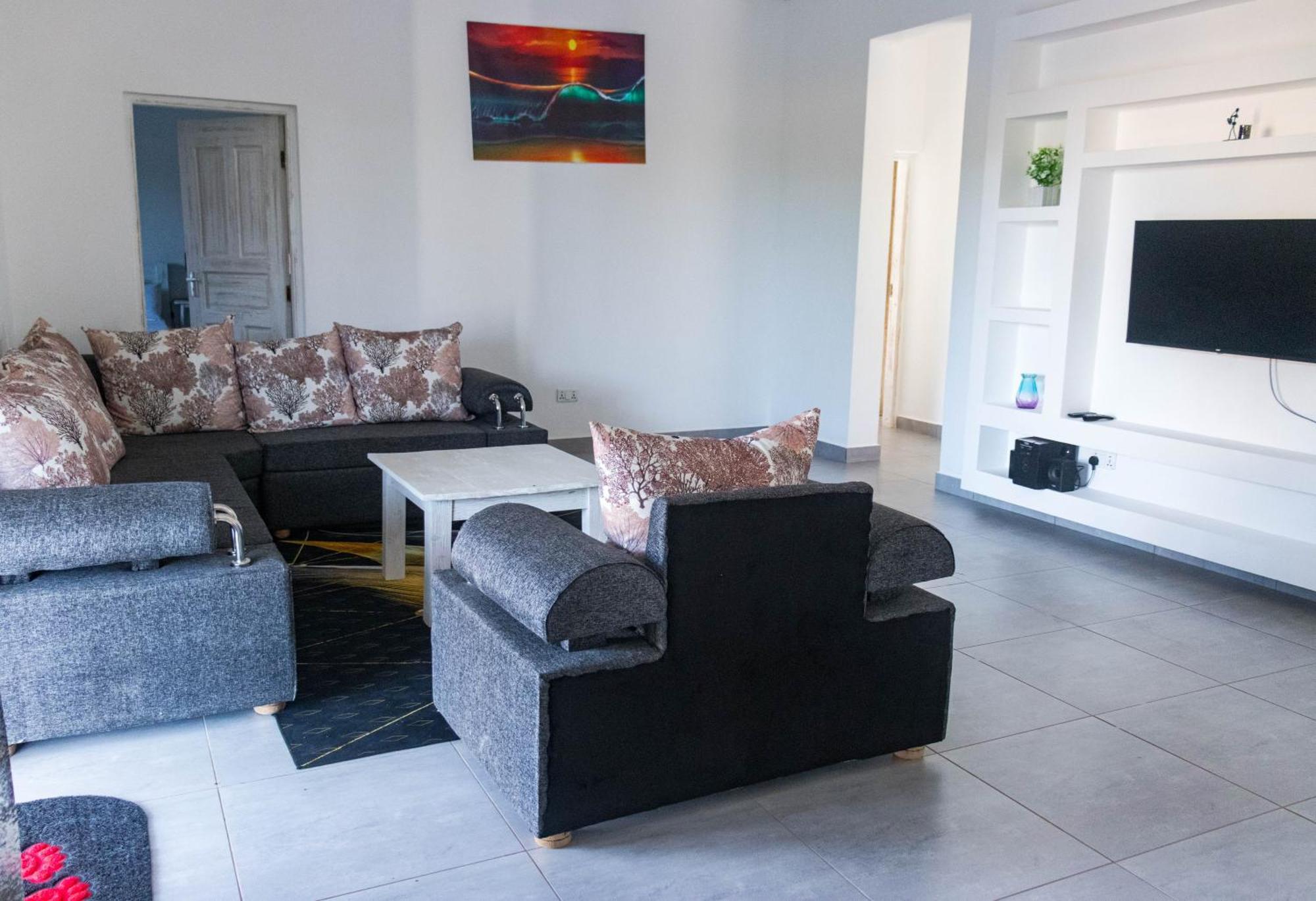 4 U Luxury Bungalows Diani เดียนีบีช ภายนอก รูปภาพ