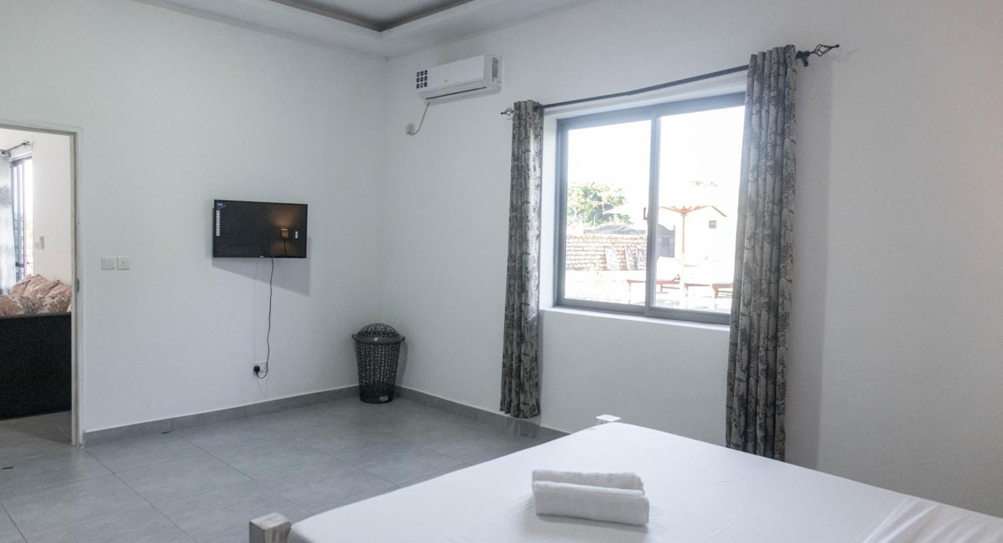 4 U Luxury Bungalows Diani เดียนีบีช ภายนอก รูปภาพ