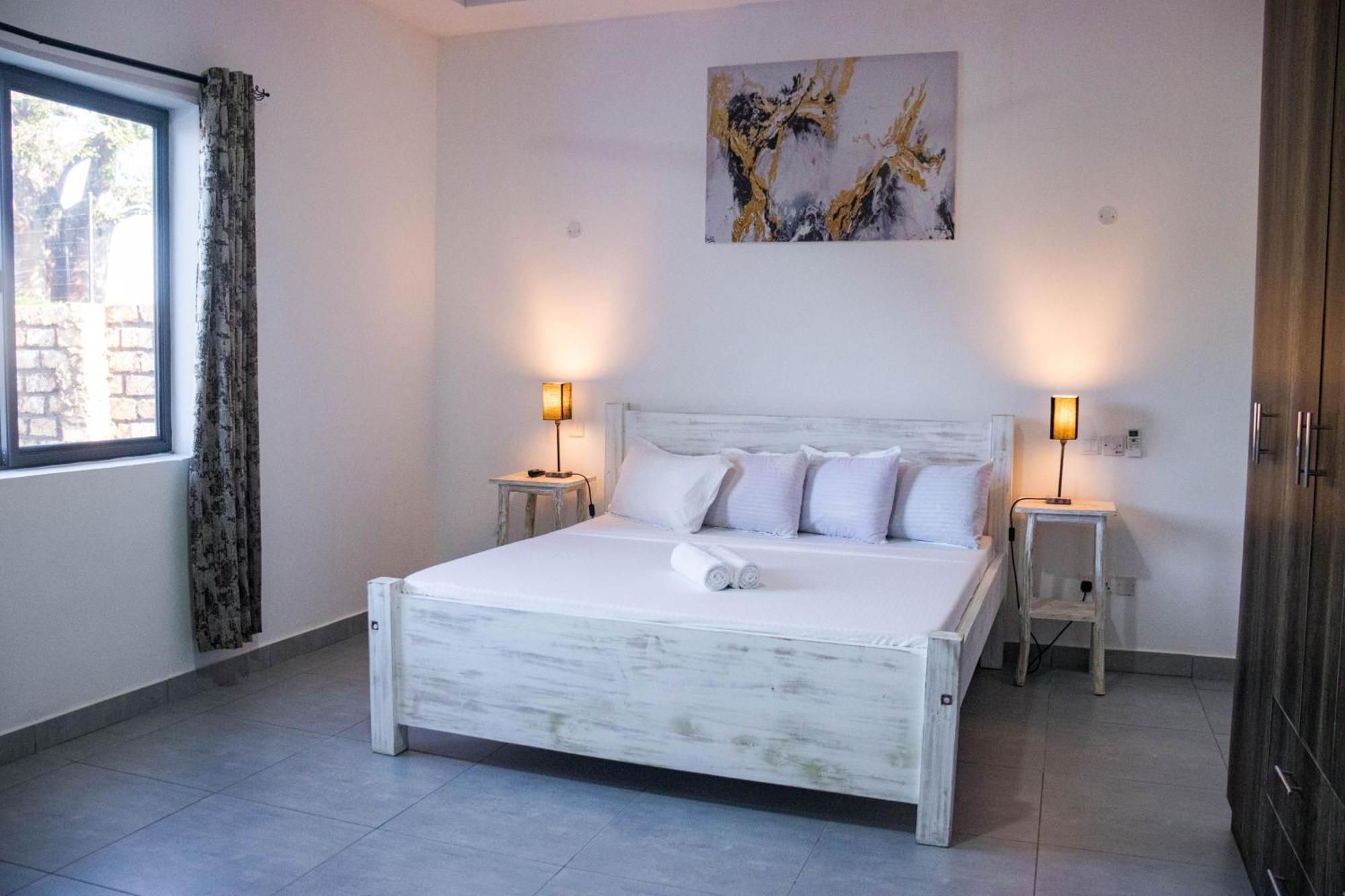 4 U Luxury Bungalows Diani เดียนีบีช ภายนอก รูปภาพ