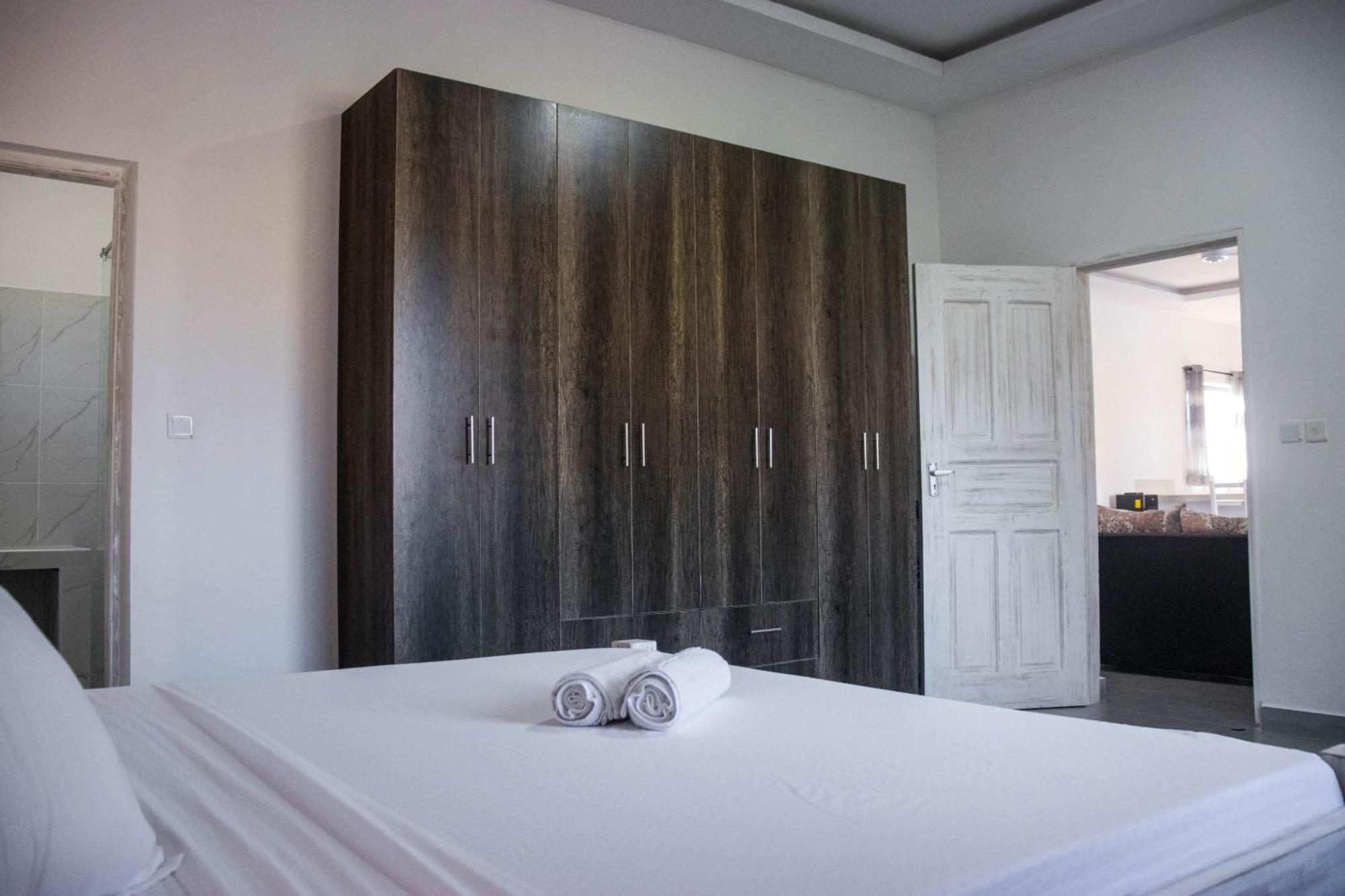 4 U Luxury Bungalows Diani เดียนีบีช ภายนอก รูปภาพ