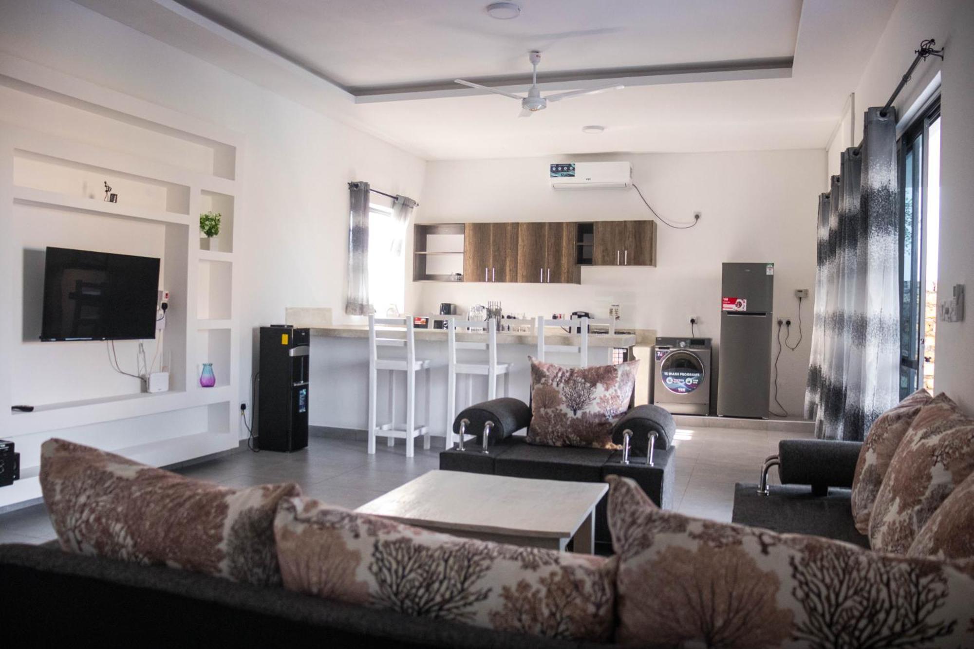 4 U Luxury Bungalows Diani เดียนีบีช ภายนอก รูปภาพ
