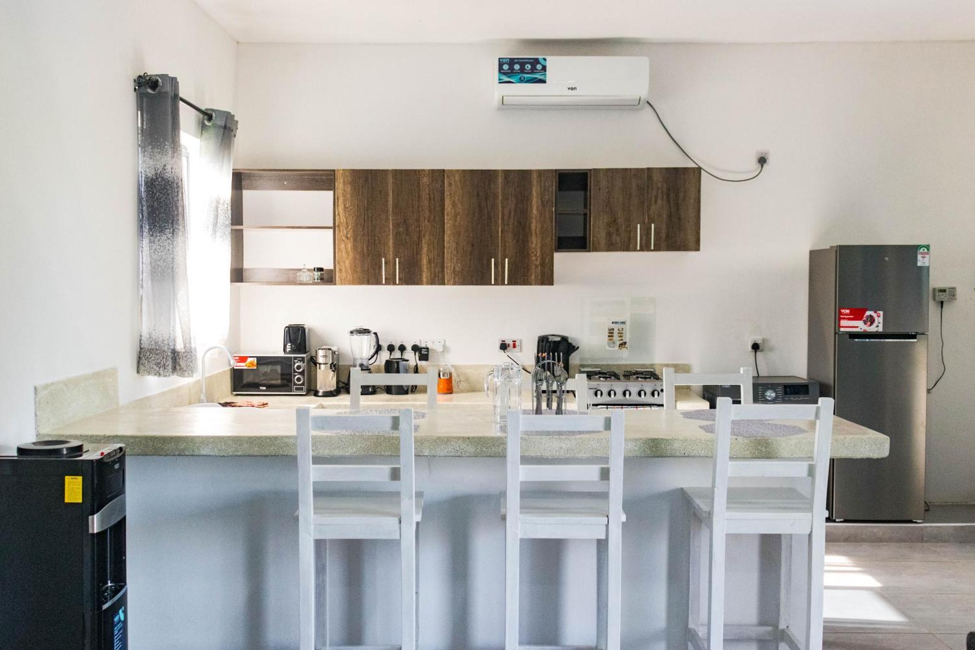 4 U Luxury Bungalows Diani เดียนีบีช ภายนอก รูปภาพ