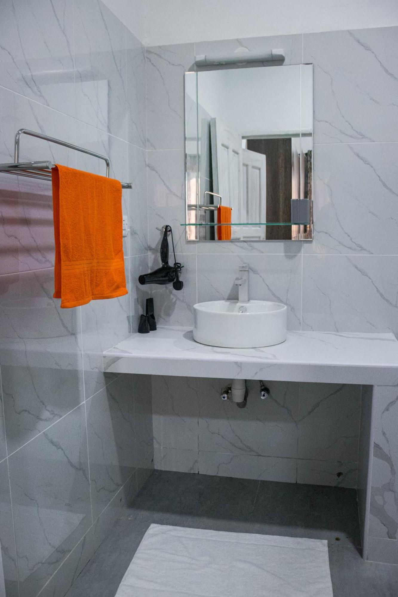4 U Luxury Bungalows Diani เดียนีบีช ภายนอก รูปภาพ